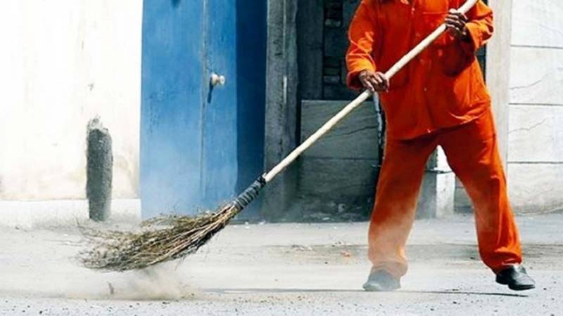 امیدواری کارگران بیکار شده شهرداری جیرفت برای بازگشت به کار